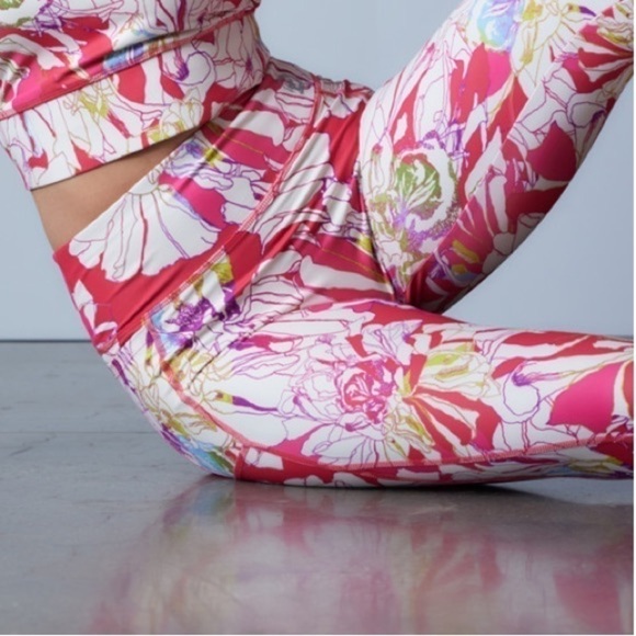 Josie Natori Solstice Printed 7/8 Leggings -pants
Pink Poppy size L - Picture 4 of 8